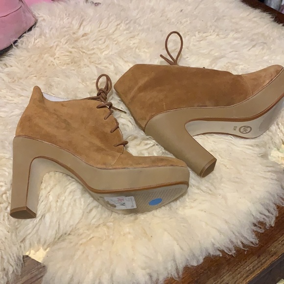 New Michael Kors suede shoes - Picture 4 of 16
